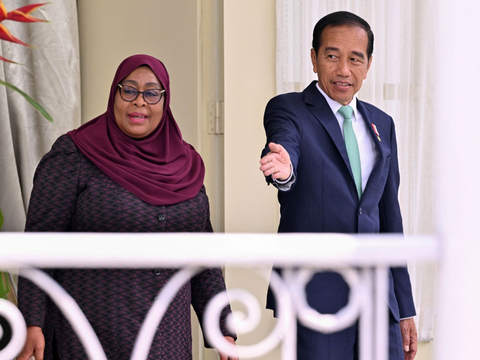 FOTO: Jokowi Terima Kunjungan Presiden Tanzania Samia Suluhu Hassan di Istana Bogor
