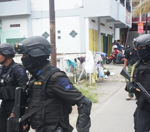 Densus 88 Tangkap 10 Terduga Teroris di Solo Raya