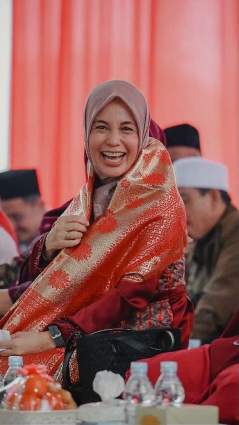 Siti Atikoh Dapat Wejangan Para Kiai Saat Bermunajat Bersama Santri di Pesantren Bondowoso