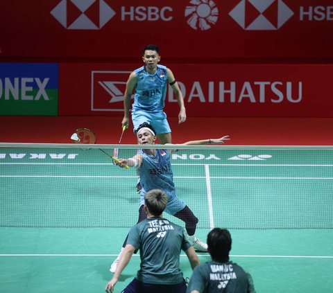 Ganda putra Indonesia, Fajar Alvian/Muhammad Rian tampil solid dalam pertandingan melawan wakil Malaysia, Man Wei Chong/Kai Wun Tee dalam babak 16 besar Indonesia Masters 2024di Istora Gelora Bung Karno, Senayan, Jakarta, Kamis (25/1/2024). Foto: Bola.com/M. Iqbal Ichsan