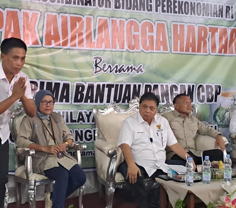 Viral Bansos Berstiker Prabowo-Gibran, Menko Airlangga Beri Tanggapan Begini