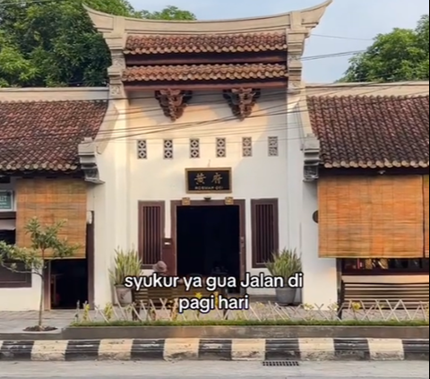 Portrait of a 206-Year-Old House in Rembang, Now a Unique Inn with Many Antiques!