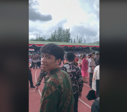 Bukan Orangtua, Perwira Muda Ini Kaget Didatangi Teman Tongkrongan Saat Wisuda Jurusan Akmil