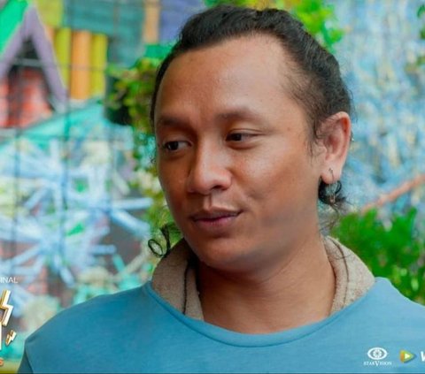 Portrait of Erick Estrada who was Bullyed by Netizens after becoming the Main Actor of the Film Mendung Tanpo Udan: 'Not Good Looking'