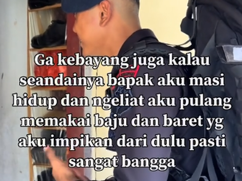 Momen Anggota Brimob Pulang Bikin Ibunya Kaget 'Kalau Bapak Masih Hidup Lihat Pakai Baret Pasti Bangga'