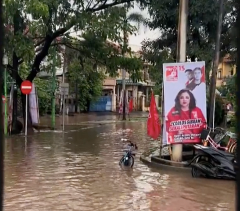 Kaesang Naik Panggung Pakai Celana Pendek, Sindir Banjir saat Pidato ‘Ternyata Kolam Renangnya Sudah di Depan’