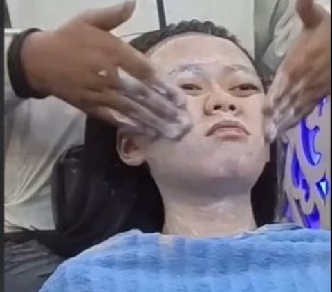 Hilarious Moments of Women Trying a Salon in India, The Results are Beyond Reason, Netizens: ‘So Clean it Reaches the Soul’