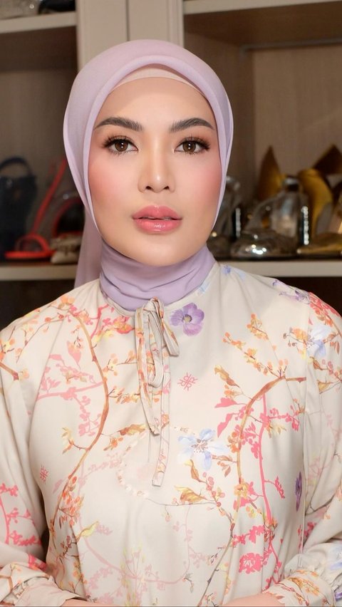 The Latest Portrait of Nindy Ayunda who is now Confidently Wearing a Hijab, Her Beautiful Face Makes Everyone Stunned!