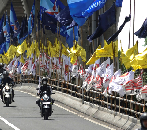 Polisi Minta Partai Politik Perhatikan Keamanan Pemasangan APK di Jalan Layang