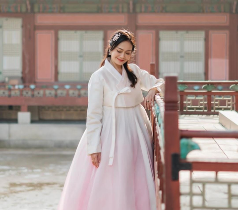 Potret Ersa Mayori Pancarkan Aura Bak Putri Kerajaan saat Pakai Hanbok, Netizen Sebut Kayak Anak Gadis
