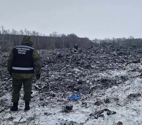 FOTO: Penampakan Pesawat Angkut Rusia Hancur Lebur Diduga Ditembak Jatuh, 65 Tahanan Ukraina Tewas