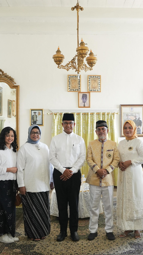 <br>Silaturahmi ke Kesultanan Ternate, Anies: Kami Harap Terus Jadi Pilar Penopang Kebudayaan<br>