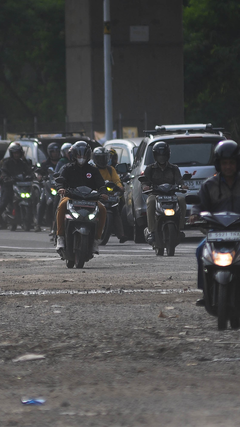 Luhut Akhirnya Buka Suara Soal Rencana Kenaikan Pajak Sepeda Motor