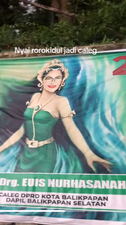 Not Half-hearted, Photo of This Candidate Billboard Cosplaying as Nyi Roro Kidul