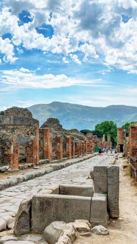 Korban 'Kutukan Pompeii' Ungkap Kejadian Menyeramkan Usai Curi Batu di Reruntuhan Kota Kuno
