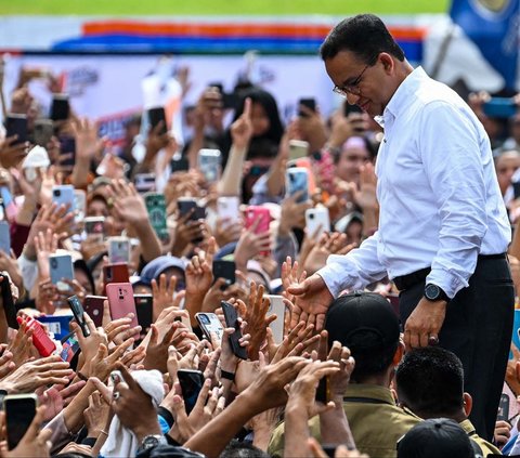 FOTO: Dipadati Ribuan Pendukung, Anies Baswedan Serukan Semangat Perubahan Saat Kampanye Akbar di Aceh