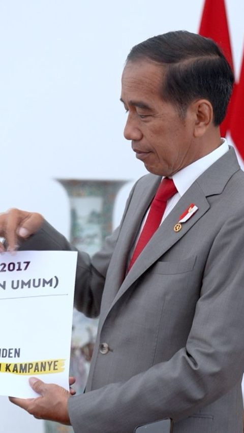 VIDEO: Jokowi Pakai Poster Tunjukkan Aturan Presiden Boleh Kampanye dan Memihak