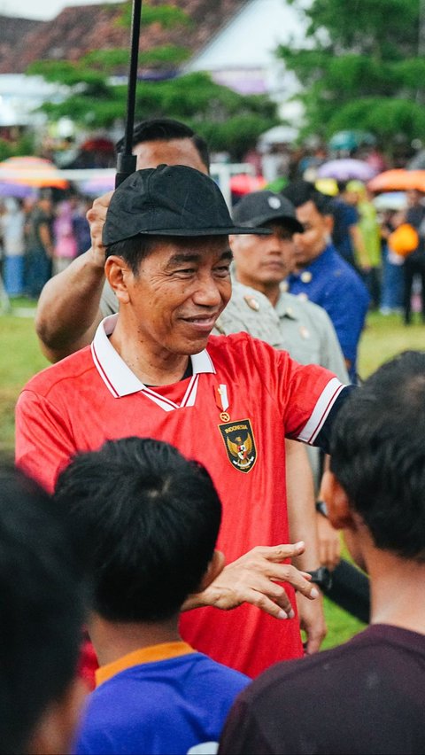 <p>Jokowi Tantang Timnas Indonesia Kalahkan Australia: Besok Menang, Kita Bicara Bonus</p>