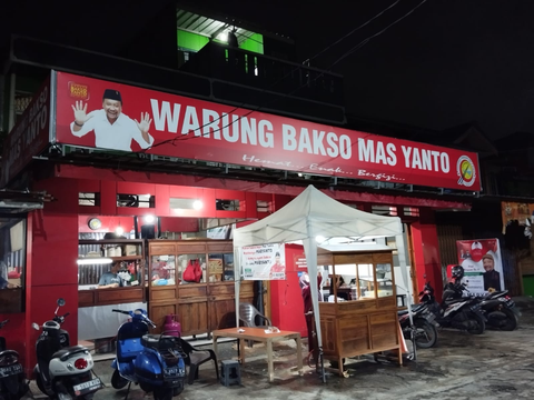 Solidaritas Tukang Bakso se-Jabodetabek Pasang Spanduk Teman Maju Nyaleg