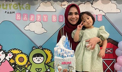 Postingan Mama Rieta langsung mencuri perhatian netizen. Mereka menuliskan berbagai komentar.<br>