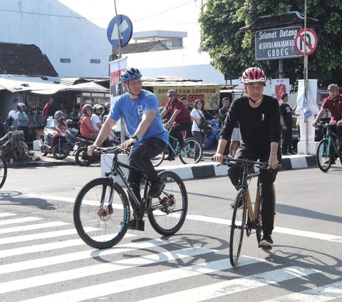 Momen Jokowi dan AHY Gowes Sepeda Keliling Alun-Alun dan Makan Gudeg di Yogyakarta