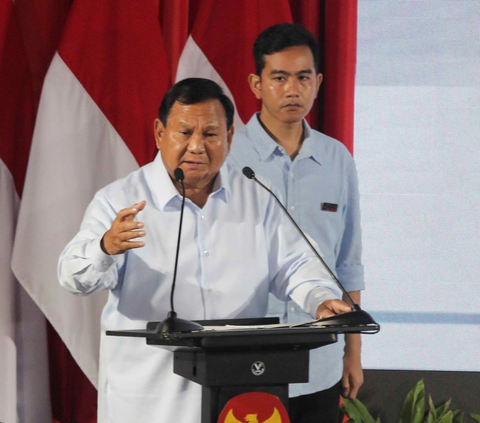 Prabowo: Kau Lebih Suka Pemimpin Bicara Halus Kayak Profesor atau Tak Bicara Manis Seperti Saya?