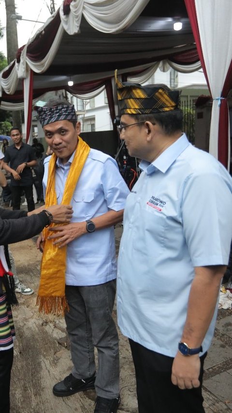 TKN Prabowo-Gibran Minta Masyarakat Piih Capres-Cawapres yang Pasti Menang<br>