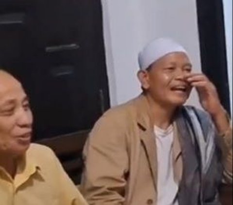 Berpeci Putih & Sorban, Ini Sosok Tukang Pijat Jenderal Dudung Ternyata Bukan Orang Sembarangan