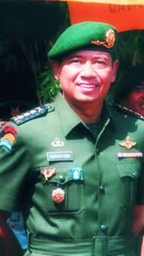 Jenderal TNI Peraih Adhi Makayasa Makan Mi Instan