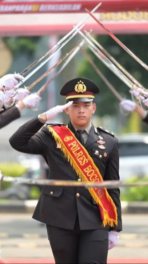 Putra Eks Kasau Tepis Sukses jadi Perwira Polisi karena Anak Jenderal 'Menjadi Perintis Lebih Gagah dari Pewaris'<br>