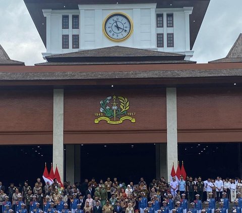 Jokowi-Prabowo Resmikan Gedung Akademi Militer, Tentara Artis Berdiri di Barisan Para Jenderal TNI