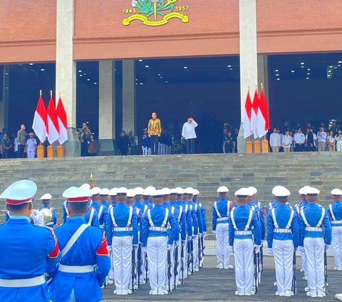 Hadapi Disrupsi Teknologi, Jokowi Minta Akmil Kuasai Sains hingga Engineering