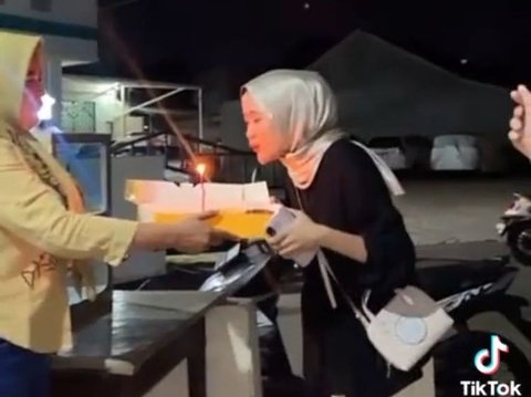 Viral Kisah Wanita Dapat Kejutan Ulang Tahun dari Keluarga Pacarnya, Bikin Iri Warganet