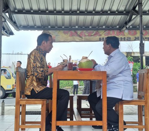 Jokowi Ungkap Isi Obrolan dengan Prabowo Saat Makan Bakso Pinggir Jalan di Magelang