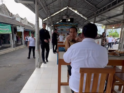 10 Potret Raffi Ahmad dan Rekan Seleb Ditraktir Makan Bakso oleh Presiden Jokowi: Kapan Lagi Makan Bakso Ditraktir Pak Presiden