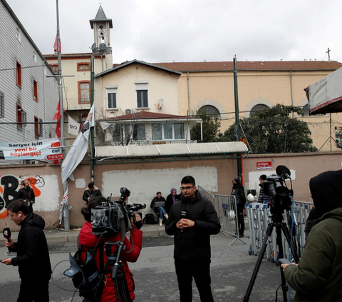 FOTO: Teror ISIS di Gereja Istanbul Turki Tewaskan Satu Orang, Tim Forensik, Polisi hingga Militer Dikerahkan Amankan Lokasi