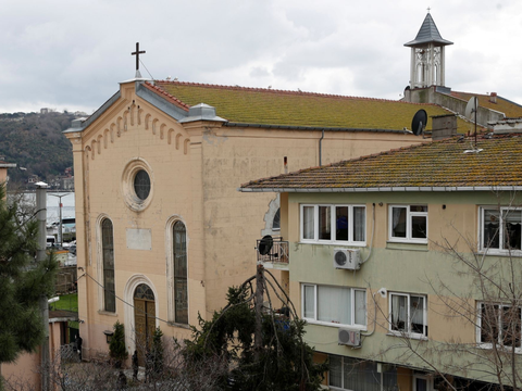 FOTO: Teror ISIS di Gereja Istanbul Turki Tewaskan Satu Orang, Tim Forensik, Polisi hingga Militer Dikerahkan Amankan Lokasi