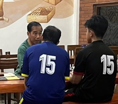 Main Bola Bareng Kaesang, Jokowi Dinilai Ingin Menujukkan Bagian dari PSI