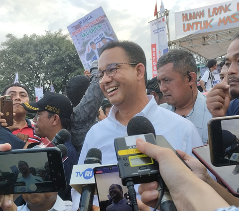 Muncul Gerakan Salam Empat Jari, Ridwan Kamil Optimis Prabowo-Gibran Menang Satu Putaran