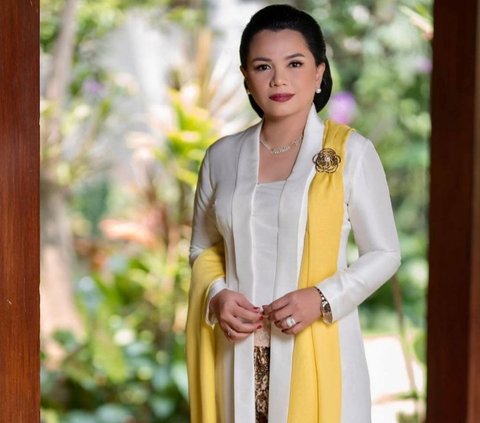 Adu Gaya 8 Istri Menteri Pakai Kebaya, No 4 Paling Cantik Bak Wanita Bangsawan