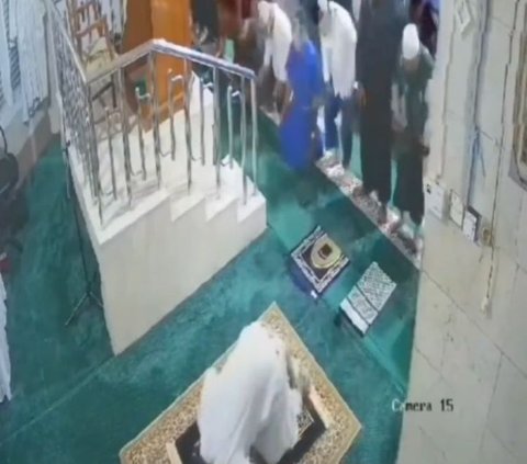 Imam Masjid di Balikpapan Meninggal saat Pimpin Salat Subuh Berjemaah, Sosoknya Jadi Panutan Warga