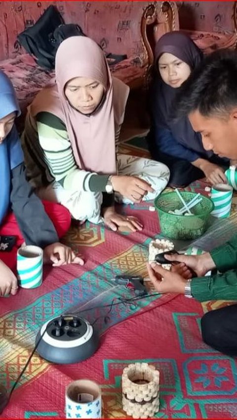 Mahasiswa UNY Olah Bonggol Jagung jadi Energi Terbarukan, Bisa Jadi Sumber Penghasilan Tambahan