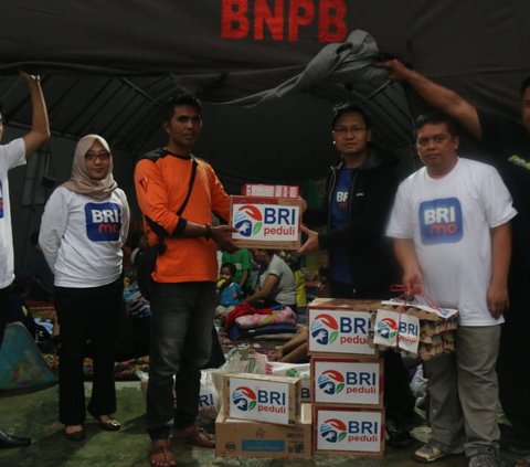Regional CEO BRI Bandung Sadmiadi mengatakan, pasca kejadian bencana BRI melalui Kanca Sumedang bergerak cepat untuk membantu warga terdampak gempa di Sumedang.