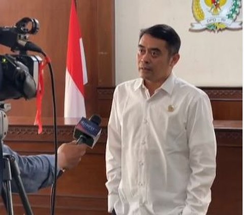 Sosok Arya Wedakarna, Anggota DPD Ngamuk Gara-Gara Frontliner Bandara Ngurah Rai Pakai Penutup Kepala