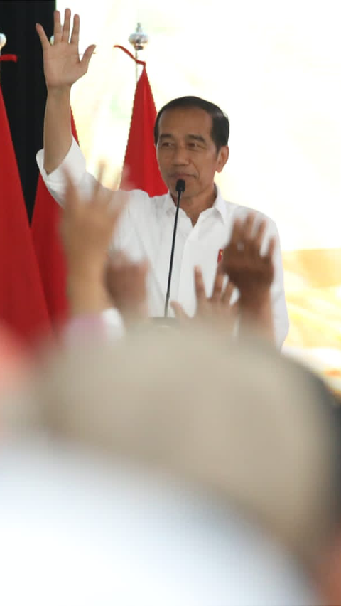 Jokowi ke Petani Jateng: Beli Pupuk Tak Perlu Lagi Kartu Tani, Bisa Pakai KTP