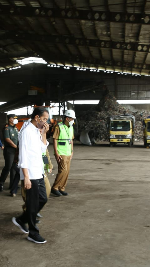 Kunjungi Fasilitas Pengolahan Sampah Jadi Bahan Bakar Pertama di Indonesia, Jokowi: Bisa Ganti Batu Bara 60 Ton per Hari