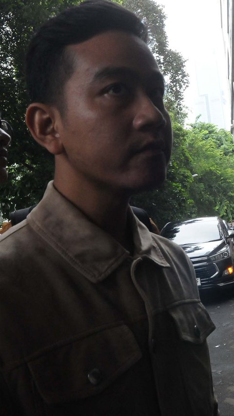 Gibran tiba di Gedung Bawaslu Jakarta Pusat, pada Rabu (3/1/2024).