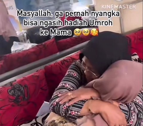 Viral Momen Haru Anak Prank Ibunda Sebut Hanya Ajak Jalan-Jalan, Ternyata Ambil Koper Buat Umrah