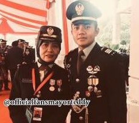Pesona Mayor Teddy Ajudan Prabowo Subianto yang Jadi Idaman Kaum Hawa!
