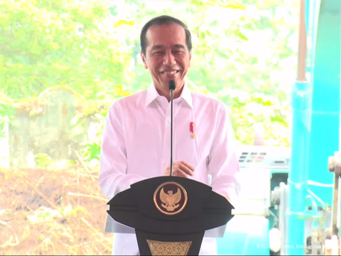 Saat Ganjar Promosi Kartu Sakti Petani, Jokowi Serukan Beli Pupuk Cukup Pakai KTP